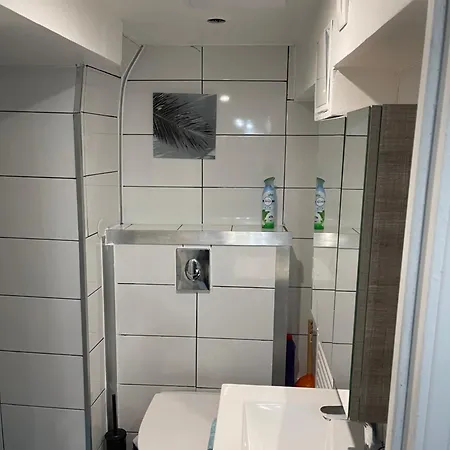 Appartement Entierement Equipe A 10 Min De La Defense Suresnes